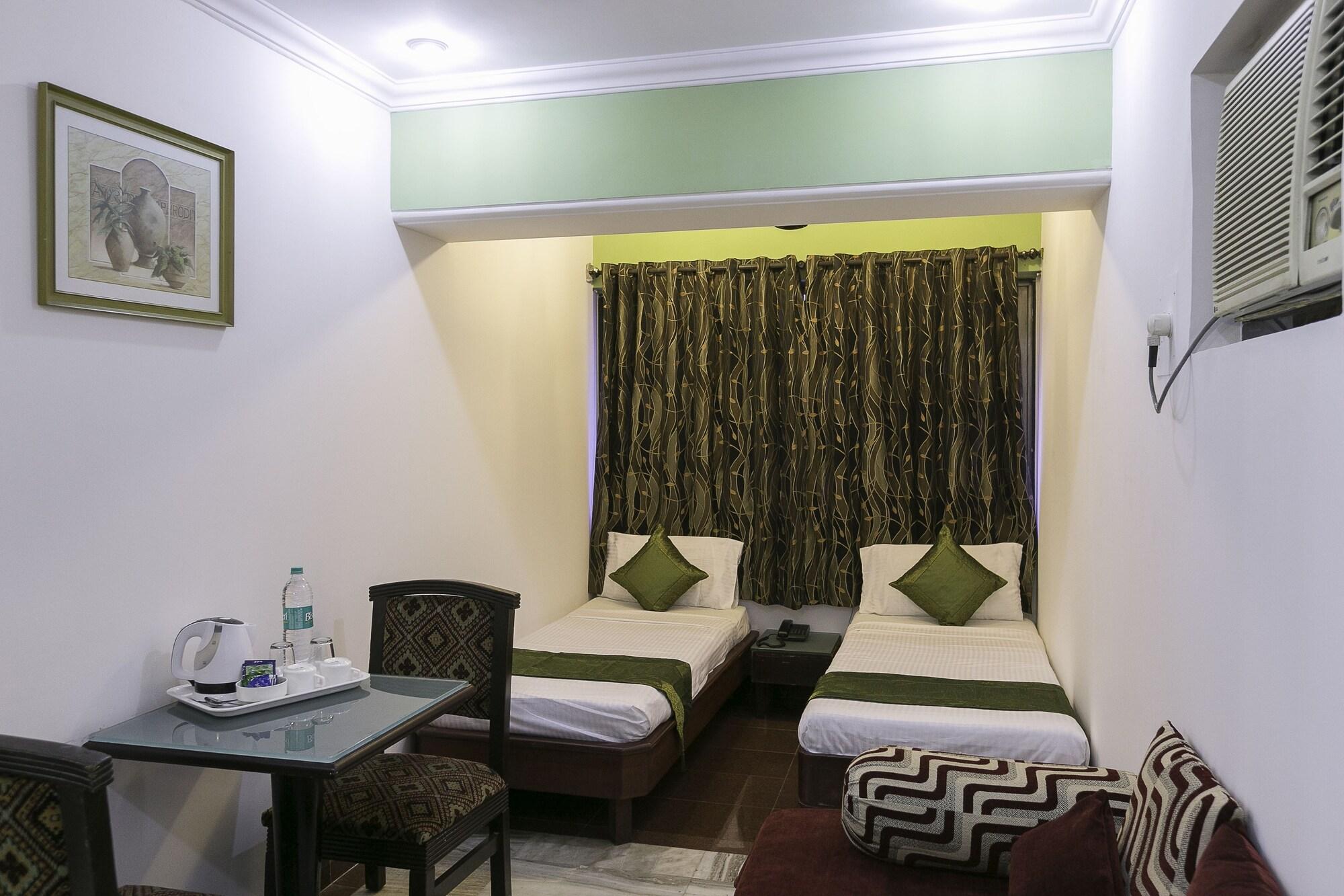 Treebo Trend New Castle Hotel Mumbai Bagian luar foto