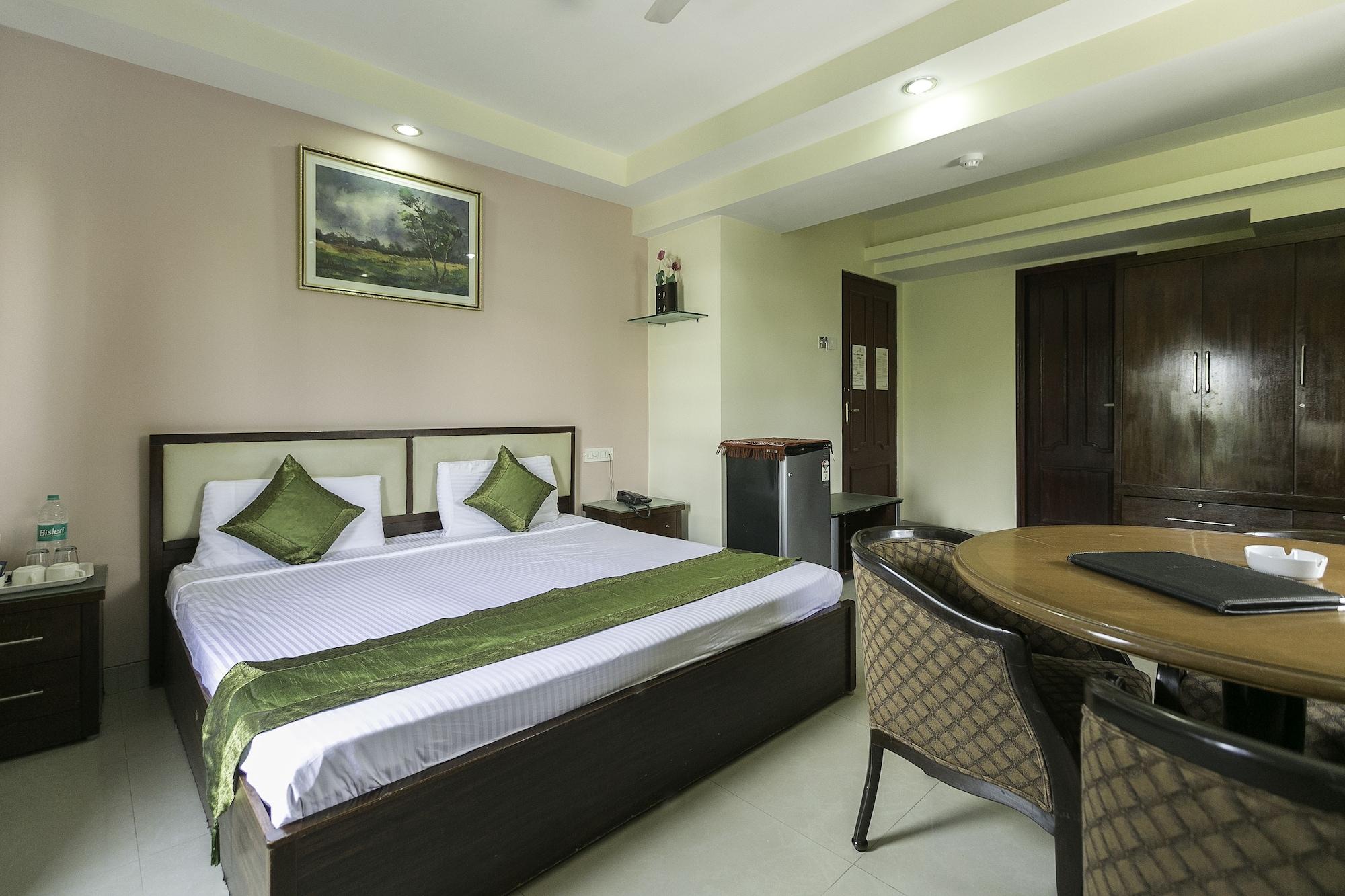 Treebo Trend New Castle Hotel Mumbai Bagian luar foto